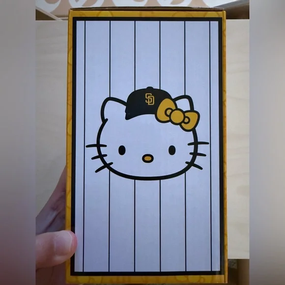 ⚾️ Hello Kitty Padres Bobblehead - Picture 2 of 4